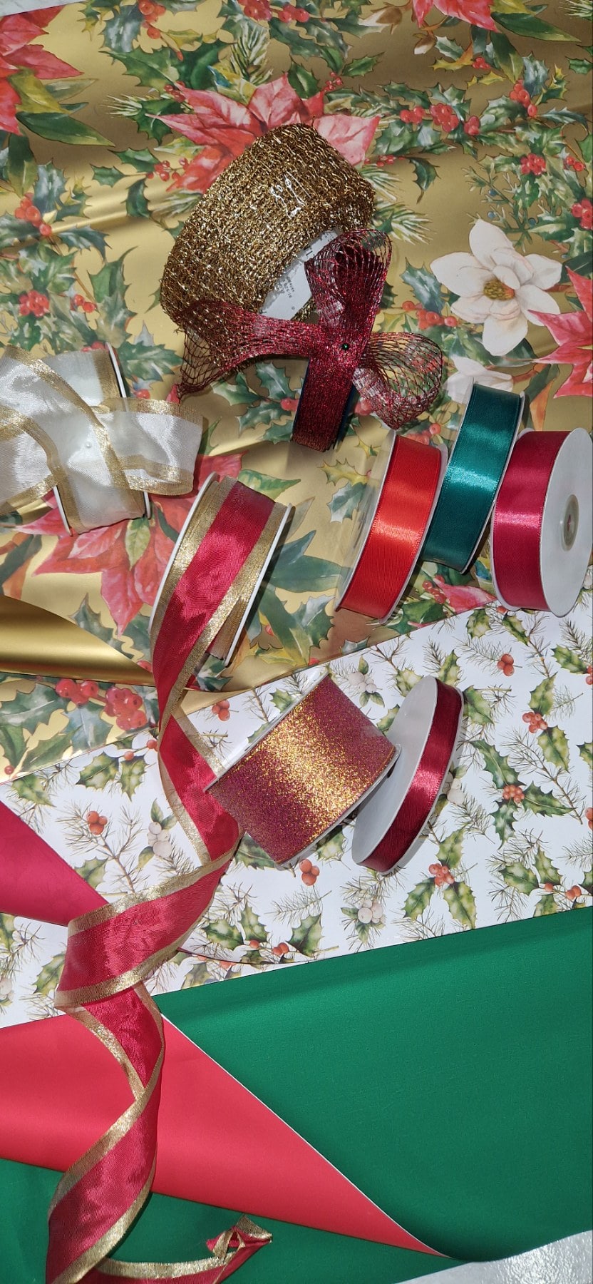 ukrasne trake i ukrasni papir