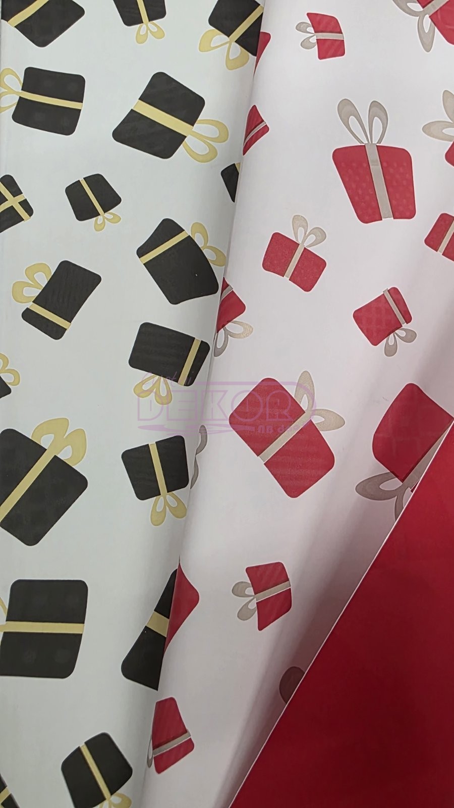 novogodišnji ukrasni papir sa poklončićima