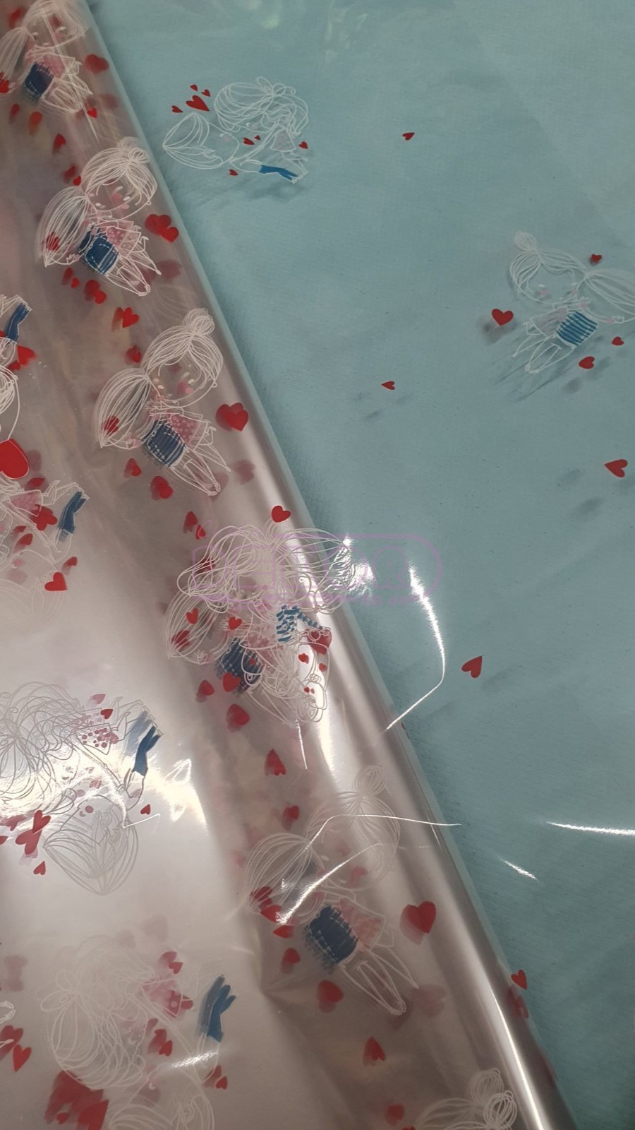 providni ukrasni celofan sa zaljubljenim parom