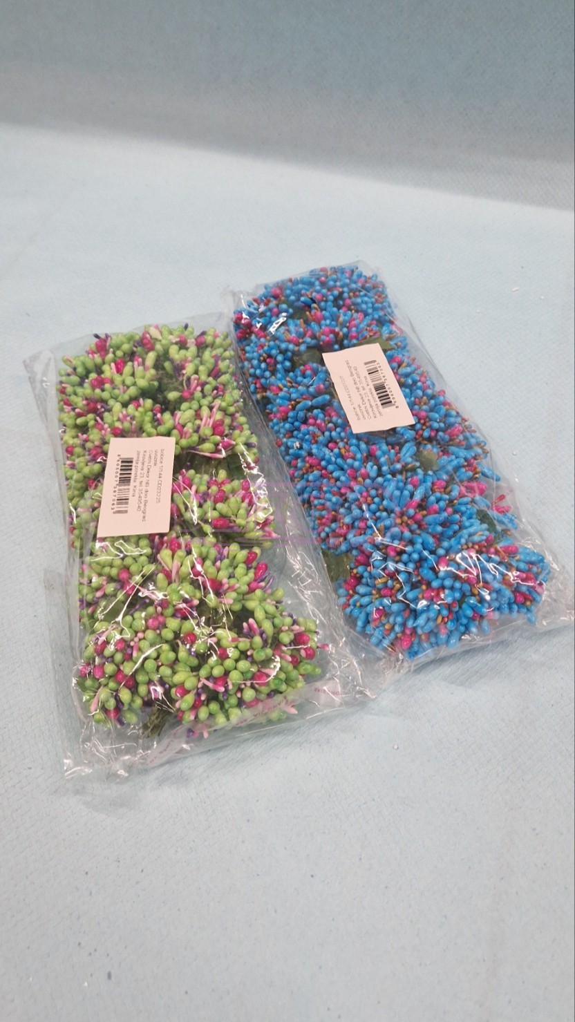 ukrasne bobice u dve boje